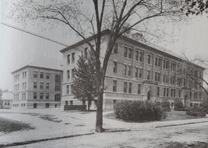 The Cambridge Latin School circa 1910.